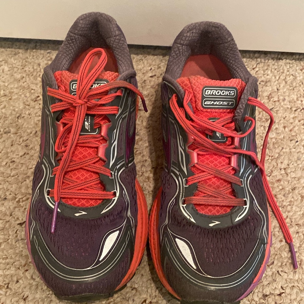 Women’s Brooks Ghost Running Shoes Size 8.5